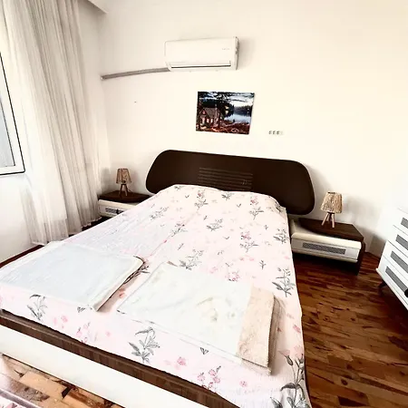 Konyaalti 600 Metre Uzaklikta 2+1 Apartment Antalya