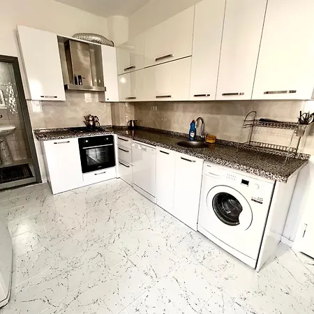 Konyaalti 600 Metre Uzaklikta 2+1 Apartment