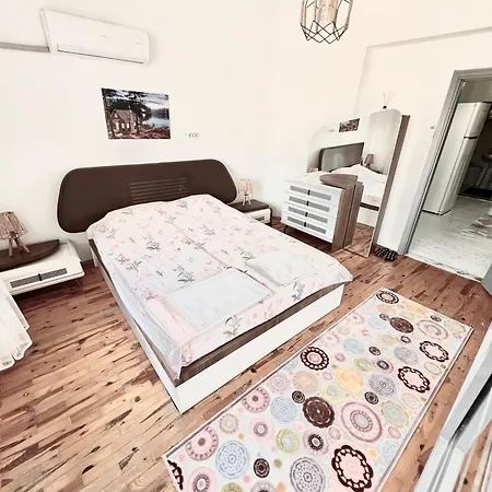 Konyaalti 600 Metre Uzaklikta 2+1 Apartment *